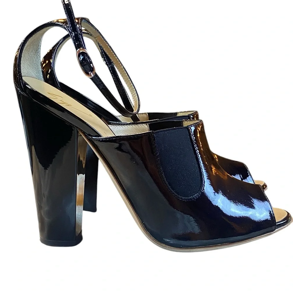 Giuseppe Zanotti Black Patent Leather Peep-Toe Heels Y2K GORGEOUS 7.5